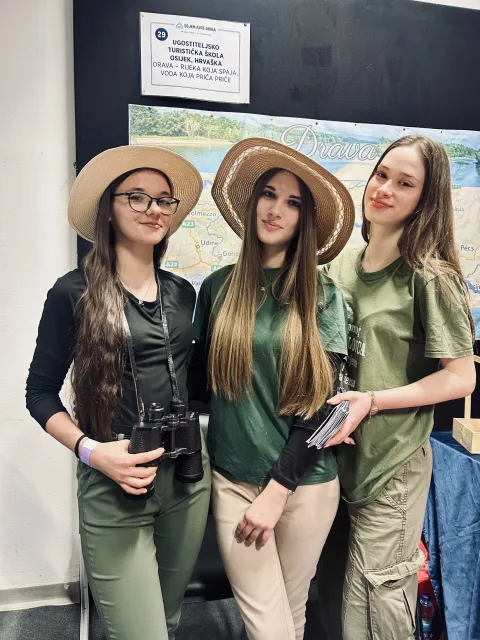 Pet učenica Ugostiteljsko-turističke &scaron;kole srebrno u Ljubljani