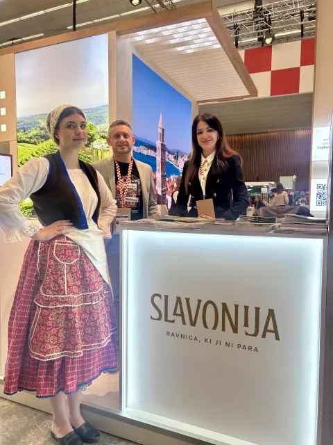 Pet učenica Ugostiteljsko-turističke &scaron;kole srebrno u Ljubljani