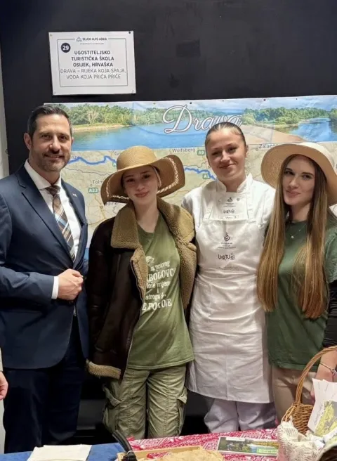 Pet učenica Ugostiteljsko-turističke &scaron;kole srebrno u Ljubljani