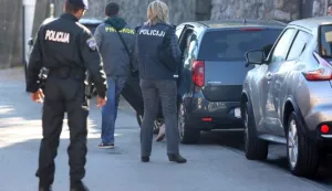 16.10.2017., Zagreb - U obiteljskoj kuci Damira Kustraka traje istraga te je on priveden. Photo: Borna Filic/PIXSELL