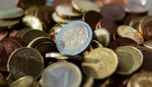 Osijek, 12. 2. 2026., Slobodnjacisitan novac; sitni&scaron;; novac; novci; plaćanje; ekonomija; euro; cent; euri; centi; inflacija; tro&scaron;enje; tro&scaron;ak; kupovina