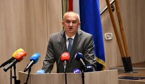 08.12.2025., Nova Gradiska - Predsjednik Republike Hrvatske Zoran Milanovic sudjelovao je na svecanoj sjednici Gradskog vijeca Grada Nove Gradiske povodom Dana grada i blagdana Zupe Bezgrjesnog zaceca Blazene Djevice Marije. Photo: Ivica Galovic/PIXSELL