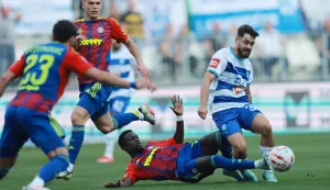 24.08.2025., stadion Opus Arena, Osijek - SuperSport HNL, 04. kolo, NK Osijek - HNK Hajduk. Ron Raci, Abdoulie Sanyang i David Colina Photo: Davor Javorovic/PIXSELL