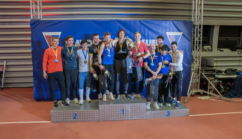 Svi sudionici natjecanja elitne skupine skakača s motkom u Gradskom vrtu