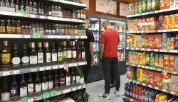 Vinkovci, 09. 09. 2025., Studenac, - Vinkovci, Studenac, Studenac market, alkohol; alkoholna pića; maloljetnik; maloljetnici; prodaja; zabranjena prodajaSNIMIO BRUNO JOBST