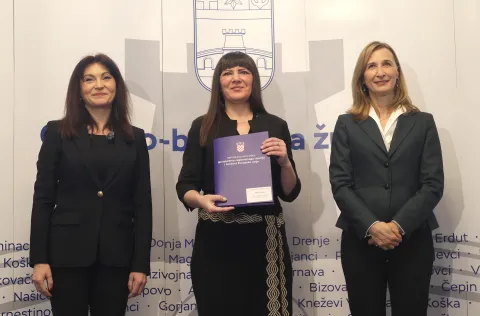 Osijek, 12. 02. 2026., Trg A. Strčevića 2, interregionalni program, uručenje Ugovora, Nata&scaron;a Trami&scaron;ak; Nata&scaron;a Miku&scaron; Žigman, Ministarstvo regionalnog razvoja i fondova Europske unijeSNIMIO BRUNO JOBST