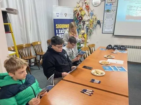 #sigurniONLINE, PU OBŽ, O&Scaron; Mladost, preventivna akcija, sigurnije kori&scaron;tenje interneta, veljača 2026.