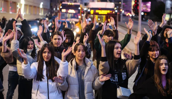 14.02.2026., Sarajevo, Bosna i Hercegovina - Prosvjed nakon tramvajske nesrece u kojoj je smrtno stradao 23-godisnji mladic dok su jos cetiri osobe ozlijedjene, a 17-godisnjoj djevojci je amputirana noga. Photo: Armin Durgut/PIXSELL