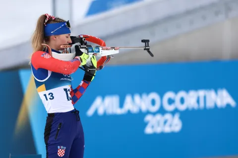 Antholz-Anterselva, 11.02.2026 - Hrvatska biatlonka Anika Kožica tijekom utrke biatlona na 15 kilometara, na Zimskim olimpijskim igrama Milano-Cortina 2026.foto HINA/ Damir SENČAR/ ds