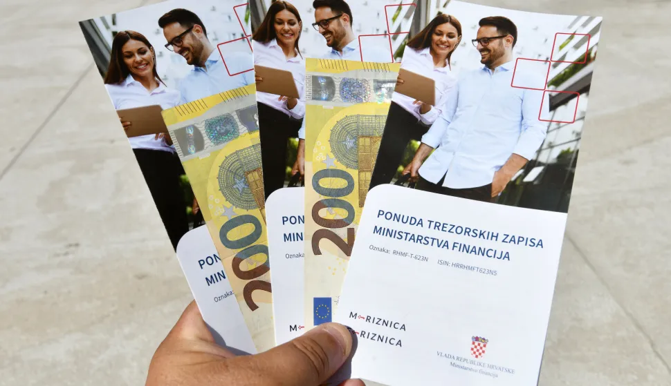 07.06.2025., Sibenik - Kupovina trezorskih zapisa Ministarstva financija Photo: Hrvoje Jelavic/PIXSELL