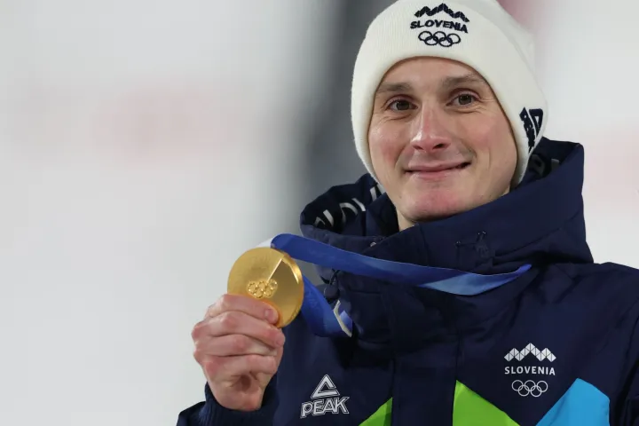 &ldquo;Dominator&rdquo; Domen Prevc na korak do Matti Nykanena