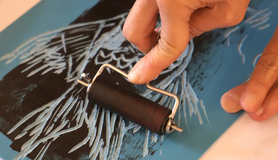 Osijek, 11. 02. 2026., Muzej Slavonije, radionica, projekt, Museorum za građane 60+, radionica - linoleum, valjakSNIMIO BRUNO JOBST