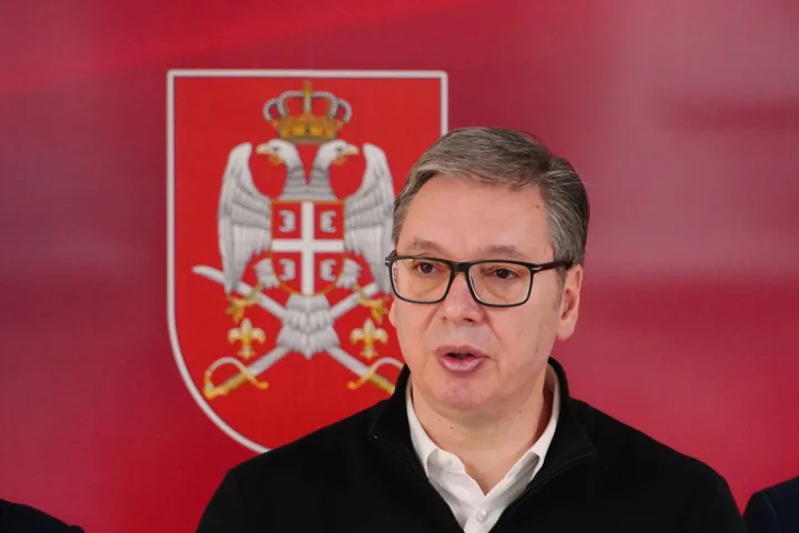 Beograd, 29.1.2026.- Srbija ponovno uvodi vojni rok, objavio je u ?etvrtak predsjednik Aleksandar Vu?i? rekav?i da je zabrinut zbog navodnog formiranja vojnih saveza protiv Srbije. Obvezno slu?enje vojske uvest ?e se krajem 2026. ili po?etkom 2027., rekao je Vu?i? nakon sastanka s vojnim ?elnicima. foto HINA/ TANJUG/ VLADIMIR ?POR?I?/ ua