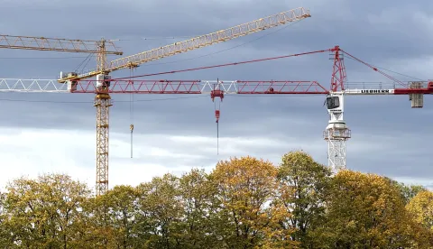Osijek, 23. 10. 2025., gradili&scaron;te, građevina, gradnja, novogradnja, stanovanje, izgradnja, nekretnina, nekretnine, nekretnika, u izgradnji, dizalica, dizalice, kran, kranovi, građevinski radovi, ilustracija, slobodnjak, slobodnjaci SNIMIO BRUNO JOBST