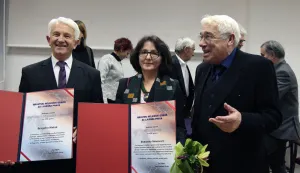 Zagreb, 09.12.2016. - Hrvatski helsin&scaron;ki odbor za ljudska prava (HHO) uručio nagrade u povodu Međunarodnog dana ljudskih prava - 10. prosinca. Nagrade su dobili Dubravka &Scaron;imonović (S), Inoslav Be&scaron;ker i Dragutin Matak (L). Na fotografiji Antun Vujić (D).foto HINA /Zvonimir KUHTIĆ/ zk