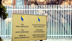 Sarajevo, 17.6.2015. - Dvojicu bivih pripadnika vojske bosanskih Srba u srijedu je uhitila policija u Bosni i Hercegovini pod sumnjom da su tijekom rata u toj zemlji počinili ratni zločin ubivi pet civila hrvatske nacionalnosti. Arhivska fotografija prikazuje zgradu Tuiteljstva BiH u Sarajevu.foto HINA/Dario GRZELJ/mm