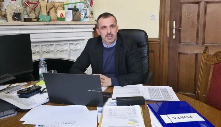 DONJI MIHOLJACS obzirom na pojačan interes građana i intenzivnu dinamiku radova koji se provode na području Donjeg Miholjca, s portala miholj&scaron;tina.info prenosimo razgovor s gradonačelnikom Draženom Trcovićem o aktualnim i planiranim projektima. veljača 2026.