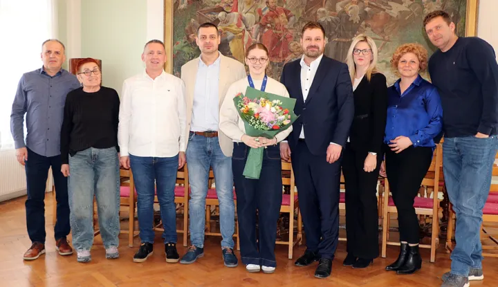 ĐakovoGradonačelnik Marin Mandarić upriličio prijam za zlatnu Jelku MikulićVeljača 2026.