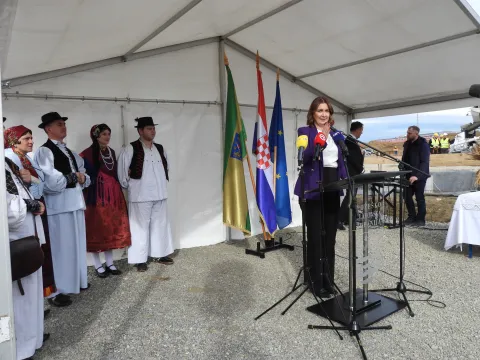 POŽEGA REGIONALNI DISTRIBUCIJSKI CENTARPoložen temeljni kamen zahladnjaču za voće i povrćeu Požegi kapaciteta 3004 tVELJAČA 2026.