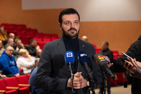 Osijek, 19. 2. 2026., Dokumentarni film Jakova Sedlara Hrvati BiH i HVO u stvaranju hrvatske države Dragan Vulin; dokumentarni film; Jakov Sedlar; dokumentarac; projekcija; Vikarijat; film