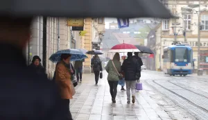 Osijek, 28. 03. 2025., ki&scaron;obrani, foto&scaron;etnja, ki&scaron;obran, ki&scaron;a, ilustracija, &scaron;etnja po ki&scaron;iSNIMIO BRUNO JOBST