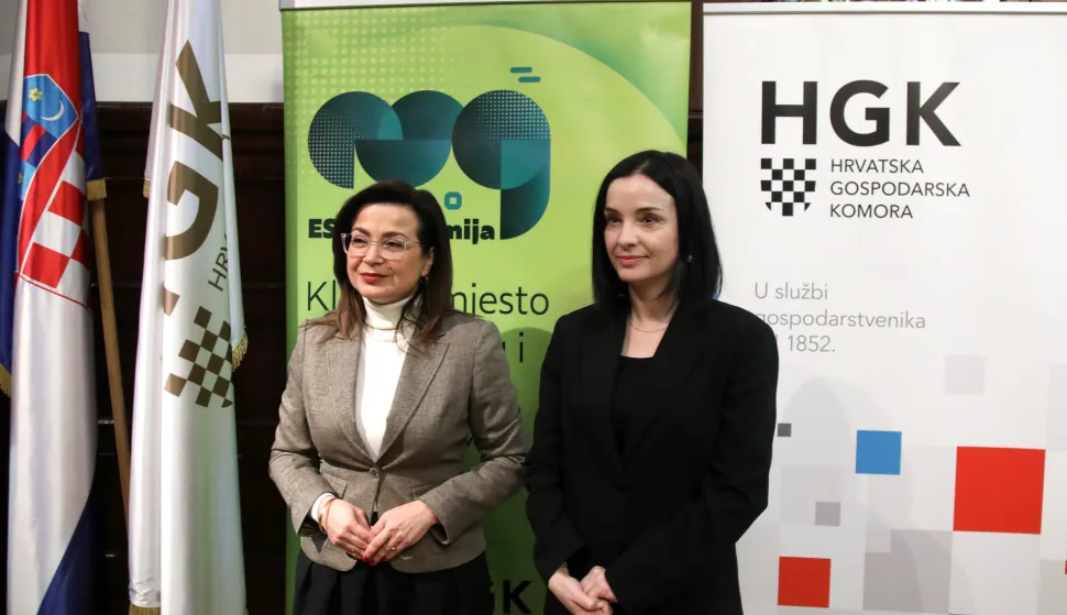 Zagreb, 20.02.2026 - Ministrica za&scaron;tite okoli&scaron;a i zelene tranzicije Marija Vučković sudjelovala je na Javnom savjetovanju o mjerama i ulaganjima u Socijalnom planu za klimatsku politiku Republike Hrvatske za razdoblje 2026.&ndash;2032.. Na fotografiji potpredsjednica HGK Marija &Scaron;ćulac, ministrica Marija Vučković.foto HINA/ Denis CERIĆ /dc