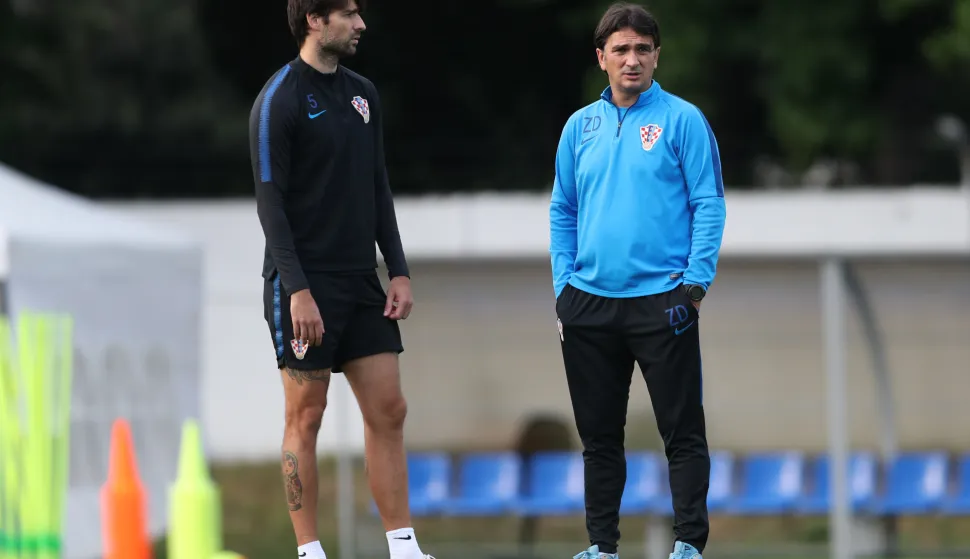 Soči, 5.7.2018 - Trening Hrvatske nogometne reprezentacije u trening kampu u Sočiju. Na slici Vedran Ćorluka i Zlatko Dalić.foto HINA/ Damir SENČAR/ ua