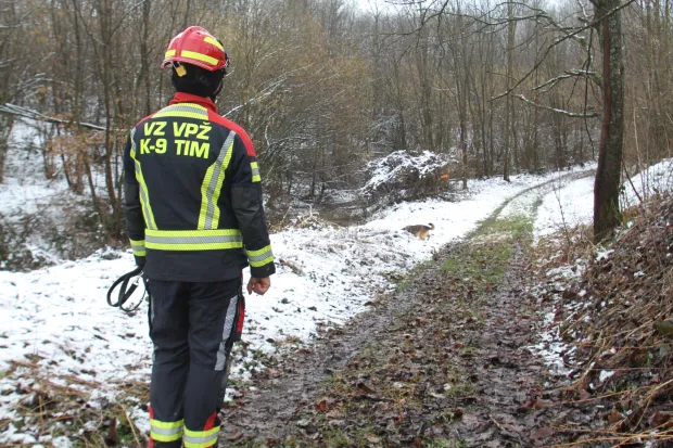 ORAHOVICA/ČAČINCI - TreNinzi i vježbe K9 vatrogasnih timovaSNIMIO: VLADIMIR GRGURIĆ