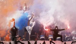 Rijeka, 25.05.2025 - Utakmica poslijednjeg kola Prve HNL između Rijeke i Slaven Belupa. Na slici navijači NK Rijeke, Armada, zapalili su baklje na tribinama.foto HINA/ Damir SENČAR/ ds