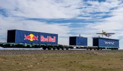 Rimčevi inženjeri pilotu su pomogli da sleti na jureći vlak!