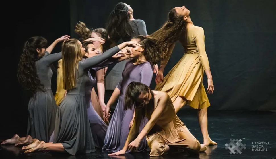 19. POŽE&Scaron;KI PLESOKAZ