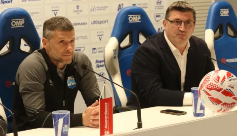 Osijek, 24. 02. 2026, Opus Arena, Press konferencija NK Osijek, predstavljanje novog trenera, Tomislava Radotića., Tomislav Radotić, Alen Petrović.snimio GOJKO MITIĆ