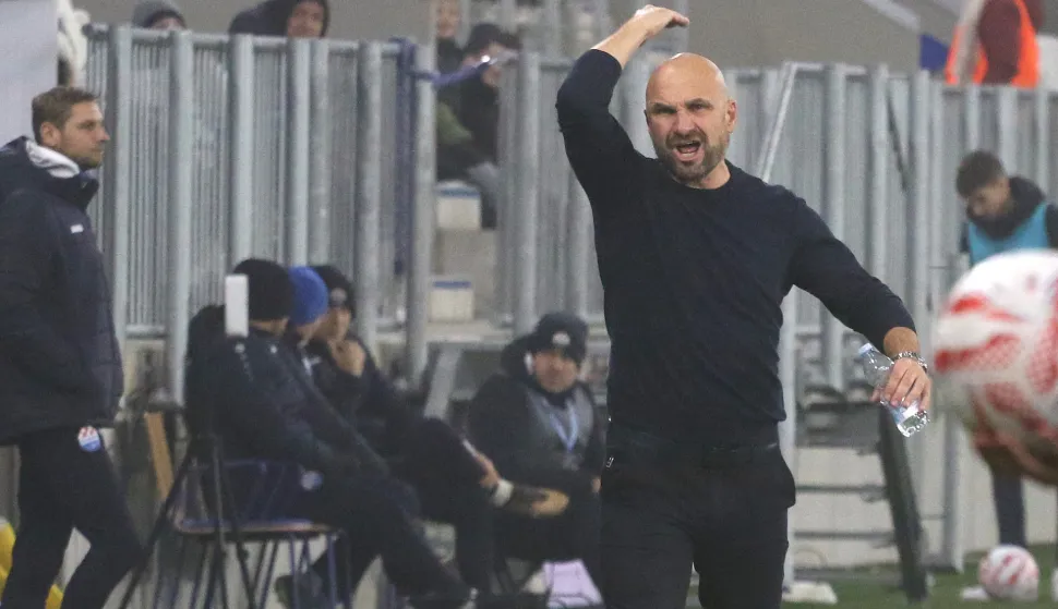 Osijek, 20. 12. 2025, Opus Arena, nogomet, Osijek - Slaven Belupo, SupeSport HNL 25/26. Željko Sopić.snimio GOJKO MITIĆ