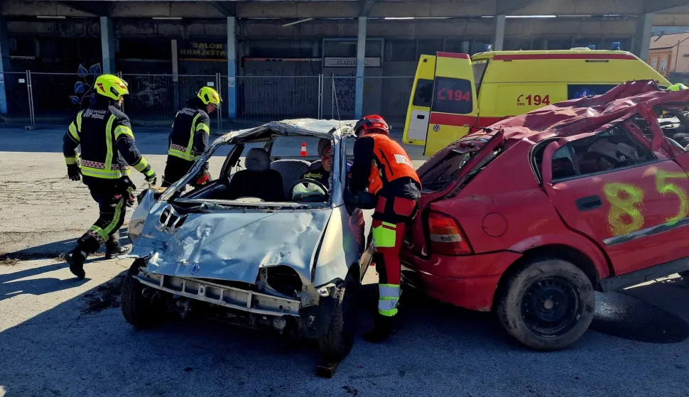 POŽEGA - U prigodi Dana civilne za&scaron;tite, koji se obilježava 1. ožujka, Ravnateljstvo civilne za&scaron;tite, Područna služba civilne za&scaron;tite Požega, u suradnji s jedinicama lokalne i područne samouprave, operativnim snagama sustava civilne za&scaron;tite i žurnim službama, organizirali su terensku vježbu civilne za&scaron;tite pod nazivom&nbsp;"POŽEGA 2026.". 