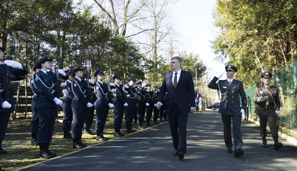 Zagreb, 25.02.2026 - Predsjednik Republike i vrhovni zapovjednik OSRH Zoran Milanović sudjelovao je na svečanom obilježavanju 26. obljetnice ustrojavanja Počasno-za&scaron;titne bojne u vojarni "1. Hrvatski gardijski zbor". Na fotografiji Zoran Milanović.foto HINA/ Daniel KASAP/ dk