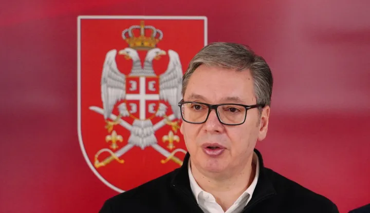 Beograd, 29.1.2026.- Srbija ponovno uvodi vojni rok, objavio je u ?etvrtak predsjednik Aleksandar Vučić rekav?i da je zabrinut zbog navodnog formiranja vojnih saveza protiv Srbije. Obvezno slu?enje vojske uvest ?e se krajem 2026. ili po?etkom 2027., rekao je Vu?i? nakon sastanka s vojnim ?elnicima. foto HINA/ TANJUG/ VLADIMIR ?POR?I?/ ua