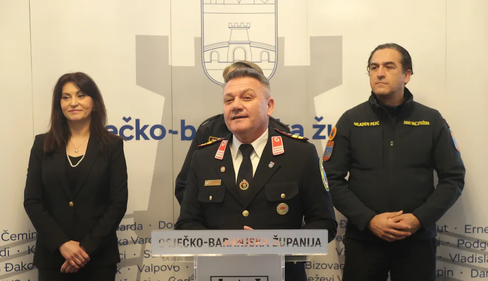 Osijek, 27. 02. 2026., Trg A. Starčevića, Međunarodni dan Civilne za&scaron;tite, civilna ža&scaron;tita, prijem kod županice, službe Civilne za&scaron;tite, Nata&scaron;a Trami&scaron;ak; Zoran Pak&scaron;ec; Mladen PejićSNIMIO BRUNO JOBST