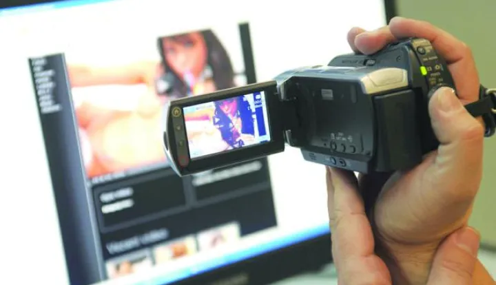 RIJEKA,25.02.2011.NOVOSTIILUSTRACIJA KAMERA, SEKS, PEDOFILIJA, RAČUNALO,SNIMANJE..SNIMIO SERGEJ DRECHSLER