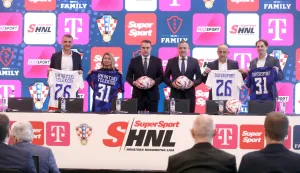Zagreb, 26.02.2026 - Svečano potpisivanje novog ugovora o medijskim i marketin&scaron;kim pravima Hrvatskog nogometnog saveza, SuperSporta i Hrvatskog Telekoma. Na fotografiji (L-D) Kre&scaron;imir Madunović, Nata&scaron;a Rapaić, JosipToma&scaron;ko, Marijan Kustić, Goran Đurić, Radim Haluza.foto HINA/ Denis CERIĆ /dc
