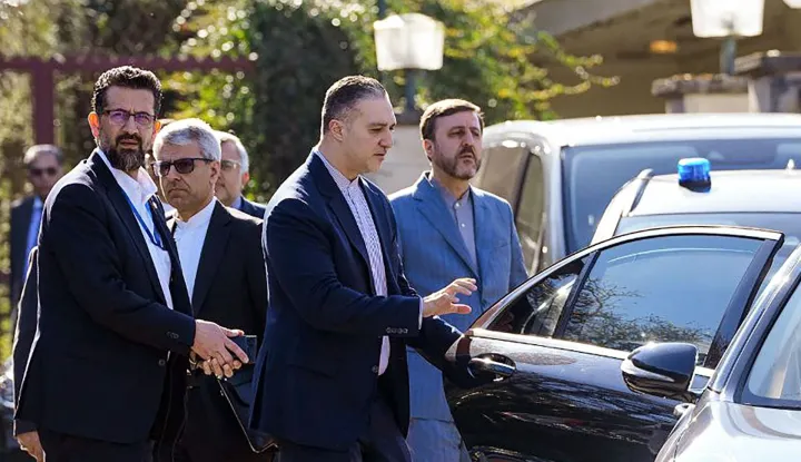 A handout picture provided by the Iranian Foreign Ministry on February 26, 2026, shows Iranian diplomats and delegation during the Iran and US talks in Geneva, Switzerland. Iran and the United States held talks in Switzerland on February 26, 2026, in a last-ditch bid to avert war under the shadow of the biggest American military build-up in the Middle East in decades. The Oman-mediated discussions follow repeated threats from the US to strike Iran, with the US president last February 19, giving Tehran 15 days to reach a deal. (Photo by Handout/IRANIAN FOREIGN MINISTERY/AFP)/RESTRICTED TO EDITORIAL USE - MANDATORY CREDIT "AFP PHOTO /IRANIAN FOREIGN MINISTRY " - HANDOUT - NO MARKETING NO ADVERTISING CAMPAIGNS - DISTRIBUTED AS A SERVICE TO CLIENTS