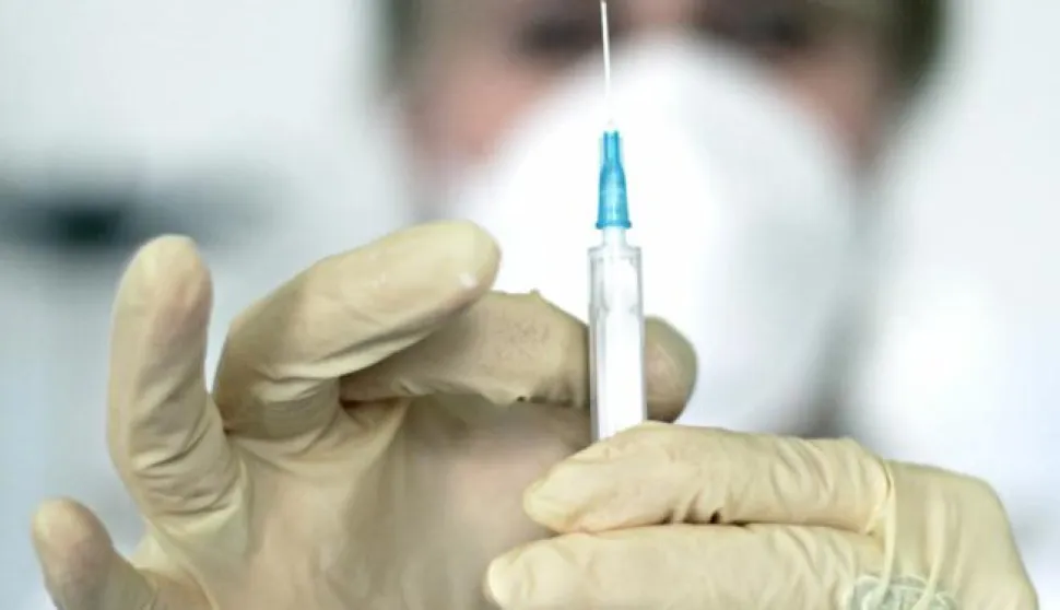 27.11.2009., Zadar - Cijepljenje protiv svinjske gripe (H1N1) nije privuklo mnogo pacijenata. U Poliklinici je oko podneva primljen tek cetvrti pacijent. Photo: Filip Brala/PIXSELL------jedan stupac novosti