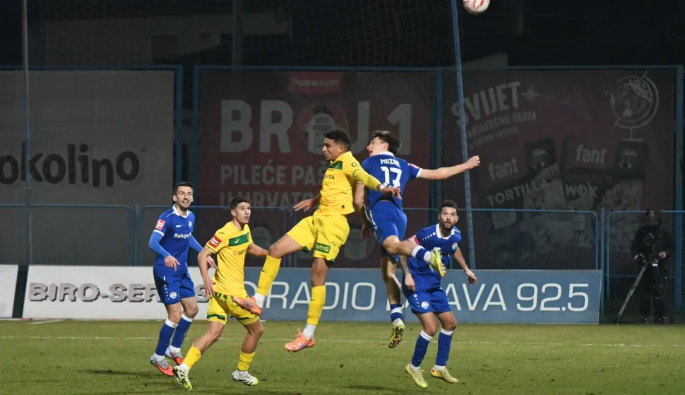27.02.2026., Ivan Kusek Apas, Koprivnica - SuperSport HNL, 24. kolo, NK Slaven Belupo - NK Istra 1961. Mohamed Nasraoui i Filip Mazar Photo: Damir Spehar/PIXSELL