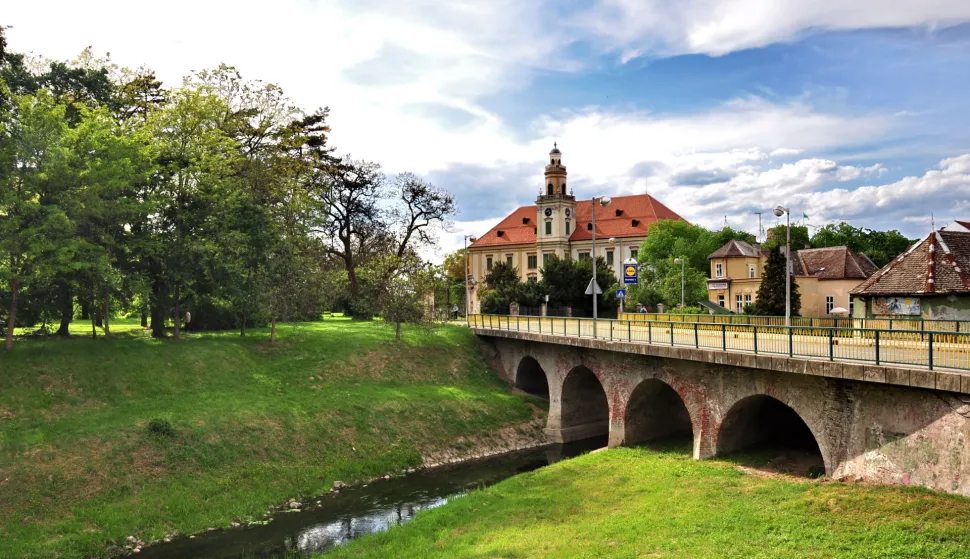 Valpovo, valpovački dvorac najveća je prepoznatljivost Valpovačkog vlastelinstva, srpanj 2022. 