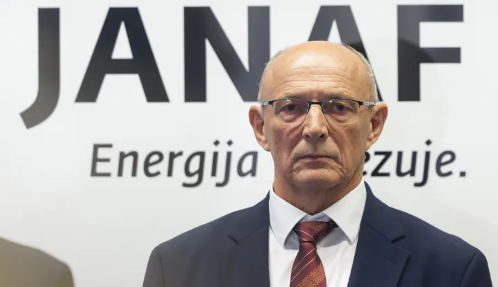 Zagreb, 08.10.2025. - Predsjednik Uprave JANAF-a d.d. mr. sc. Stjepan Adanić i član Uprave Vladislav Veselica dali su izjave za medije na temu licence OFAC-a za transport nafte partneru NIS a.d. te dana&scaron;njih pregovora s predstavnicima MOL Grupe.Na fotografiji Stjepan Adanić.foto HINA/ Edvard &Scaron;U&Scaron;AK