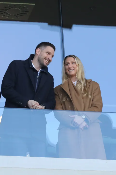 Osijek, 28. 02. 2026, Opus Arena, nogomet, Osijek - Vukovar, SuperSport HNL 25/26. Gradonačelnik Ivan Radić i Alexandra Vegh.snimio GOJKO MITIĆ