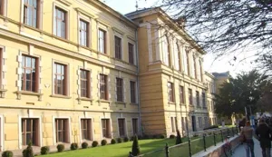 ?Osijek, 5. 7. 2016. - Ilustracija uz tekst da je Filozofski fakultet u Osijeku dobio certifikat za kvalitetu AZVO-a, za 16. broj Sveučilinog glasnika------sveucilisni glasnik, color, 2 stupca