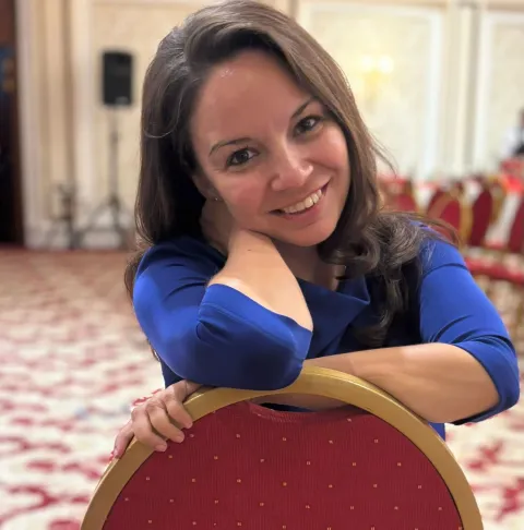 MAGAZIN INA KINADr__Tania_Glouhtcheva__urednica_medunarodnog_odjela__novina_DUMA_