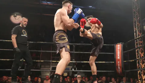 Osijek, 07. 12. 2024, Velika dvorana Gradaski vrt, GOLDEN FIGHT 7, kickboxing, MMA; Muay Thai, boks, boks bez rukavica, Andrej Kedve&scaron; - Dominik HorvathSNIMIO BRUNO JOBST