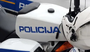 RIJEKA,30.03.2010.RIJEKATITOV TRG AKCIJA MUP-A POLICIJE KONTROLA MOTOCIKALA, MOTORA I SKUTERANA FOTO ILUSTRACIJA POLICIJA, POLICAJAC PROMET, KONTROLA PROMETASNIMIO SERGEJ DRECHSLER