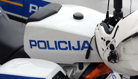 RIJEKA,30.03.2010.RIJEKATITOV TRG AKCIJA MUP-A POLICIJE KONTROLA MOTOCIKALA, MOTORA I SKUTERANA FOTO ILUSTRACIJA POLICIJA, POLICAJAC PROMET, KONTROLA PROMETASNIMIO SERGEJ DRECHSLER